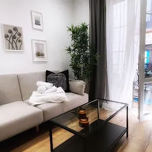 Ronda Con Balcon Casco Viejo Apartamento
