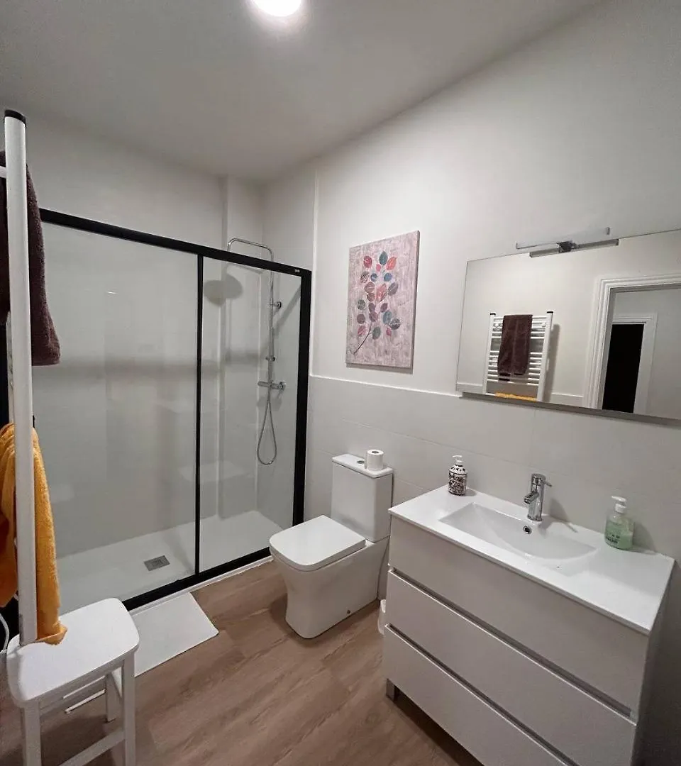 2 Habitaciones Privadas Con 1 Bano Privado, Salon Y Cocina Bilbao